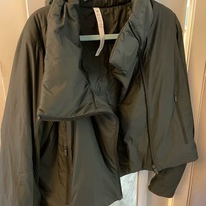 LuluLemon Women’s cropped puff jacket, size 12
